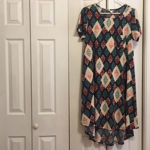 Geometric Print LuLaRoe Carly - Size M